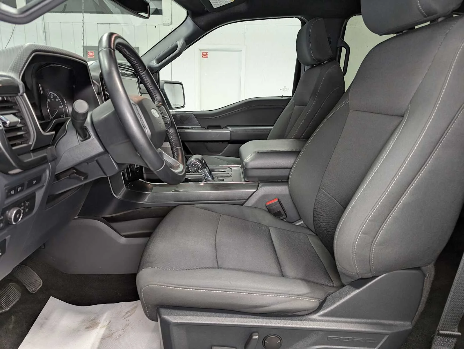 Used 2022 Agate Black Ford XLT image 4