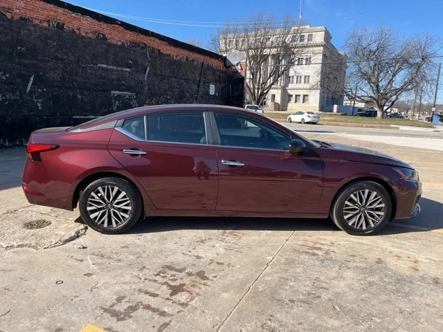 2025 Nissan Altima SV - Photo 7