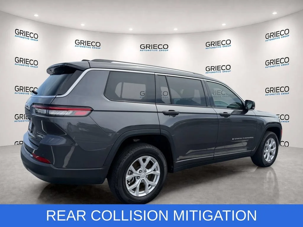 Used 2023 Gray Jeep Limited 4x4 image 7