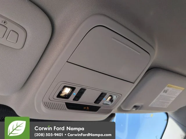 New 2026 Star White Metallic Tri-Coat Ford Platinum image 22