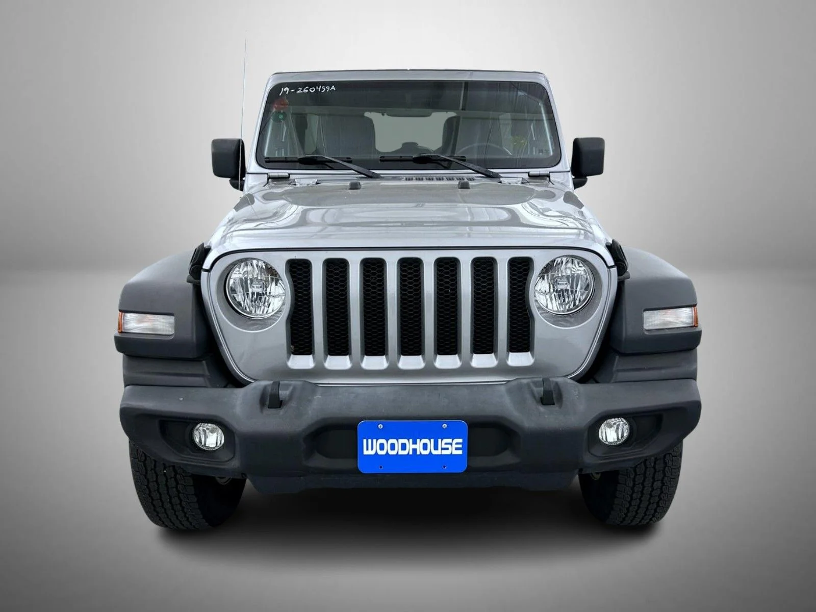 Used 2019 Silver Jeep Unlimited Sport S image 2