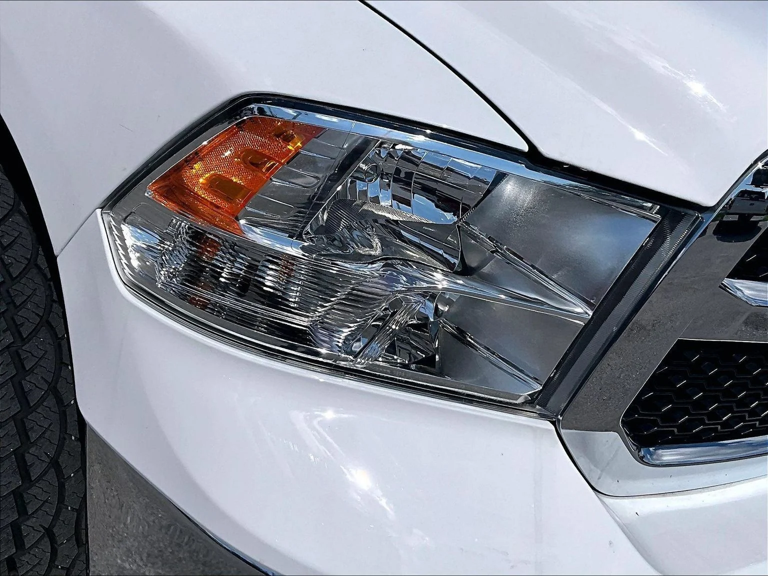 Used 2022 White Ram SLT image 31