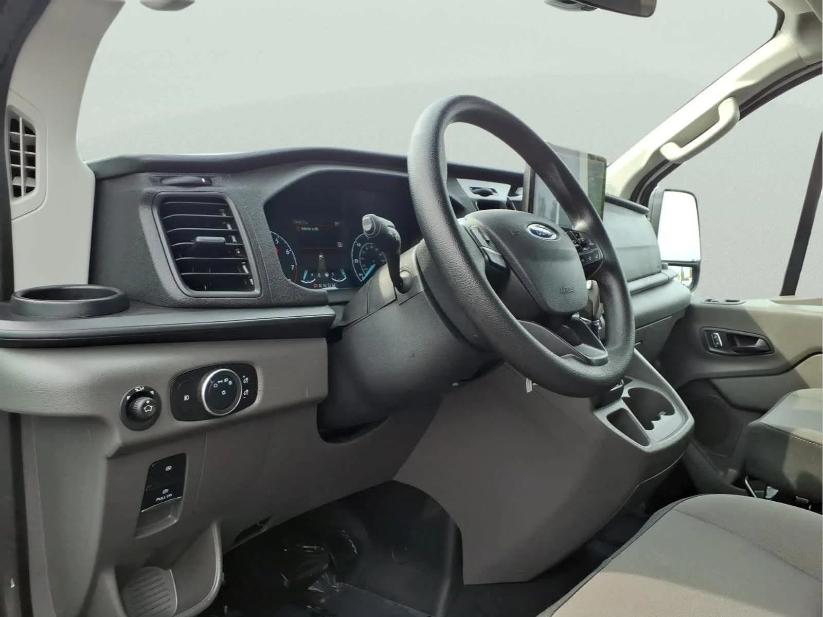 Used 2025 Oxford White Ford XLT image 16
