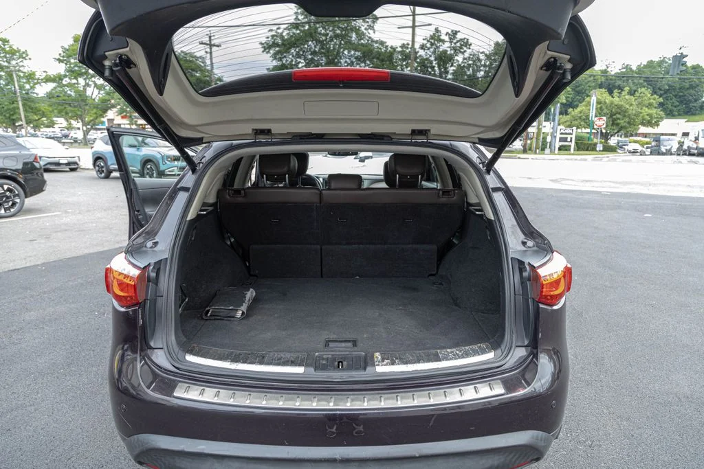 Used 2012 Black INFINITI Base image 17