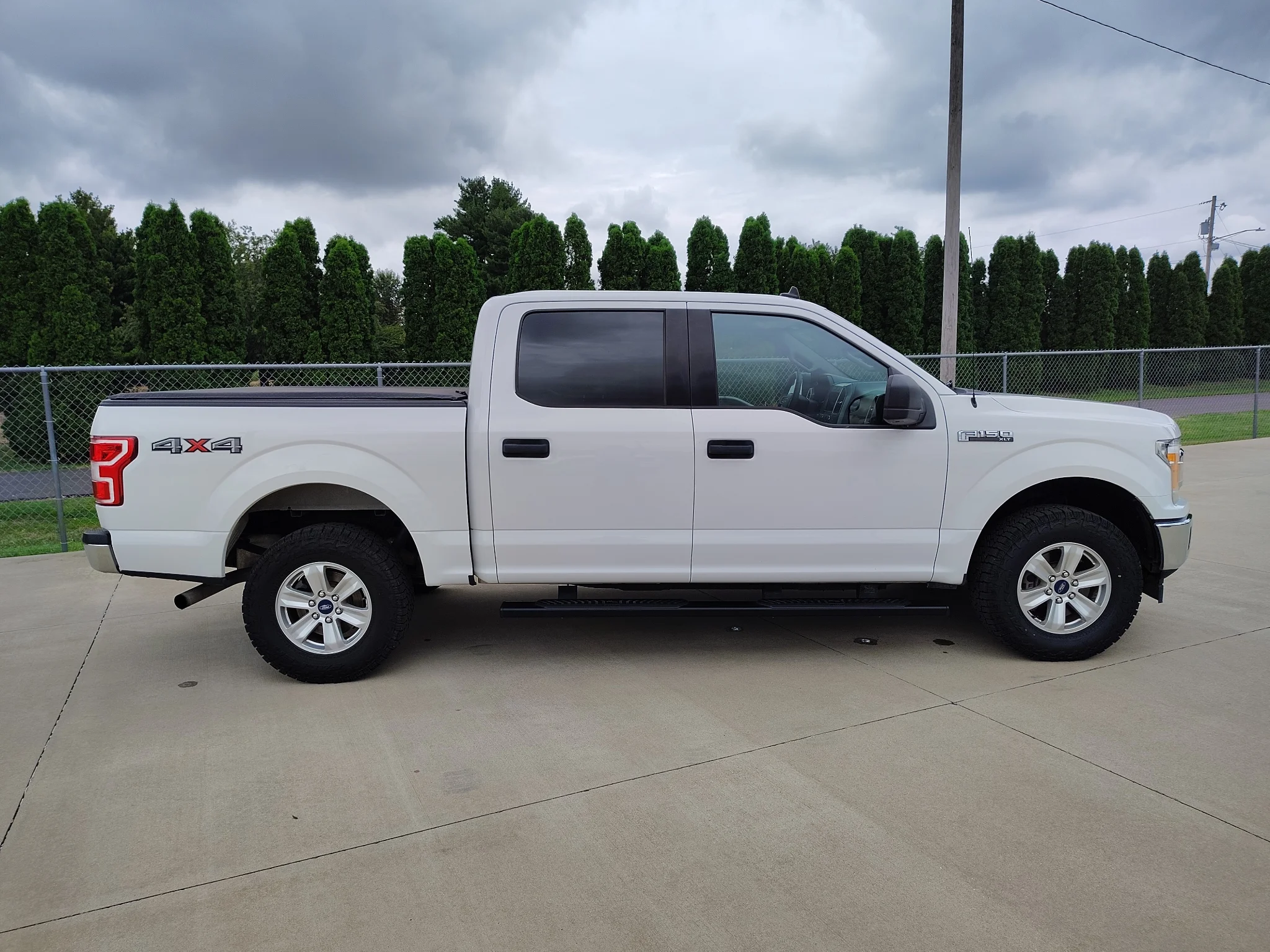Used 2020 Oxford White Ford XLT image 3