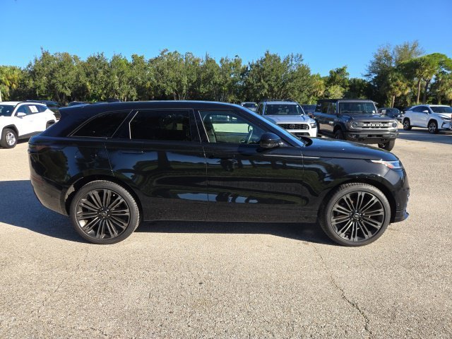 Used 2026 Santorini Black Metallic Land Rover Dynamic SE image 5