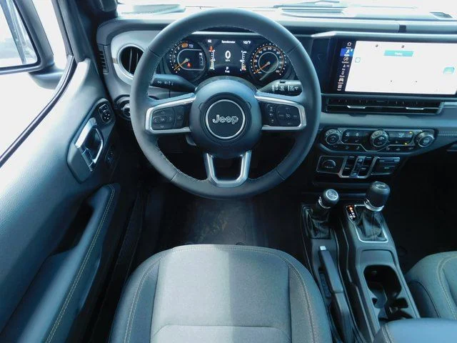 2025 Jeep Wrangler 4-Door Sahara - Photo 6