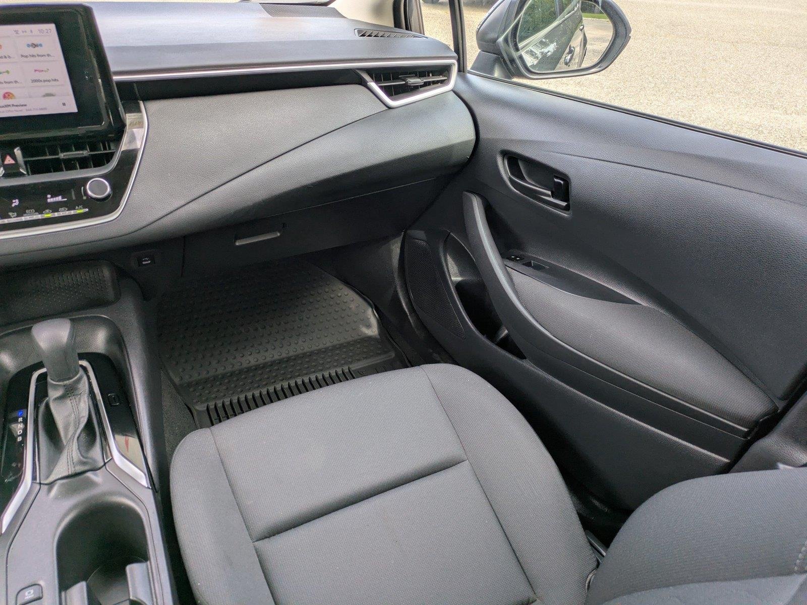 Used 2025  Toyota LE image 16