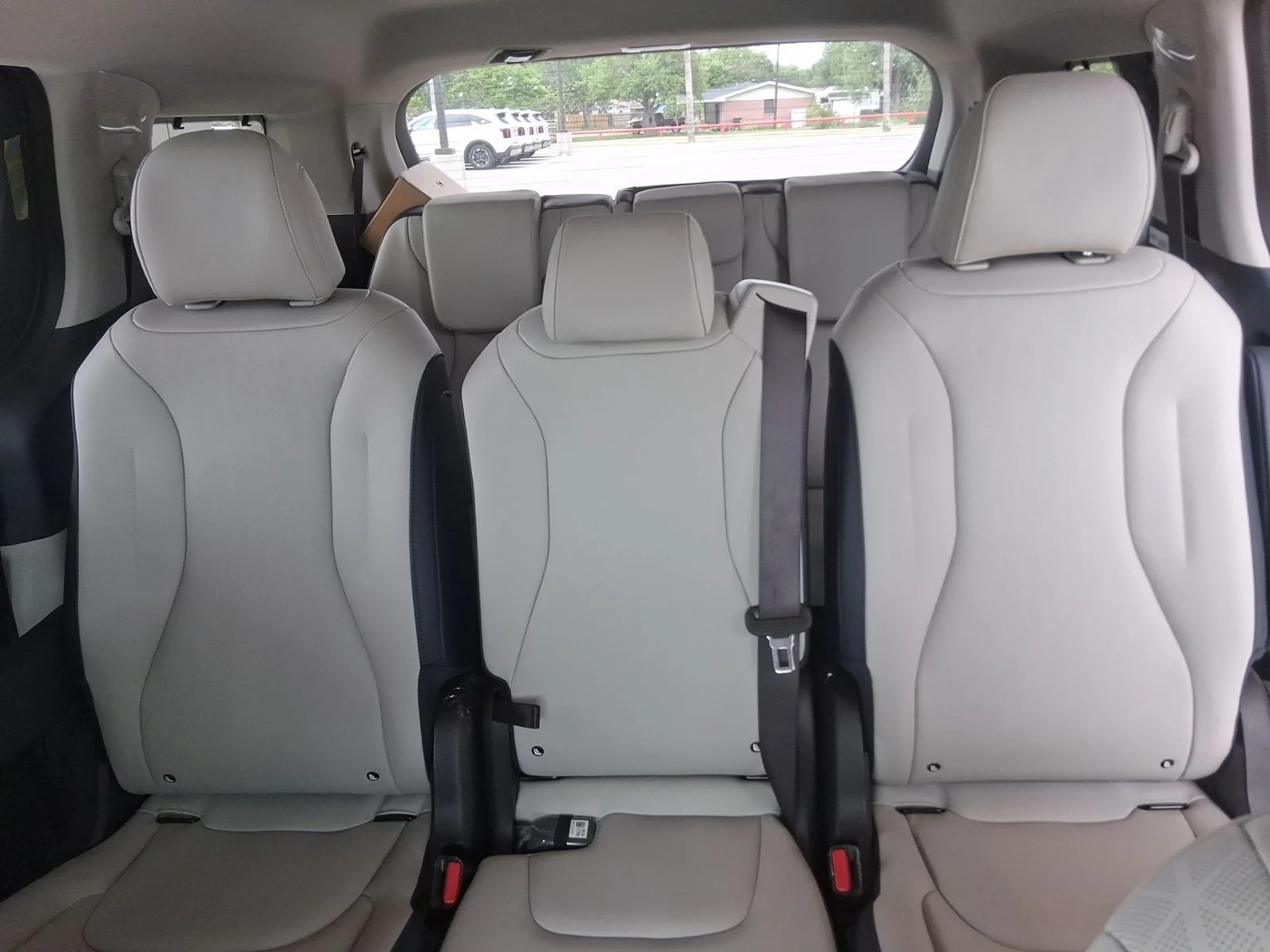 New 2026 White Kia EX image 22