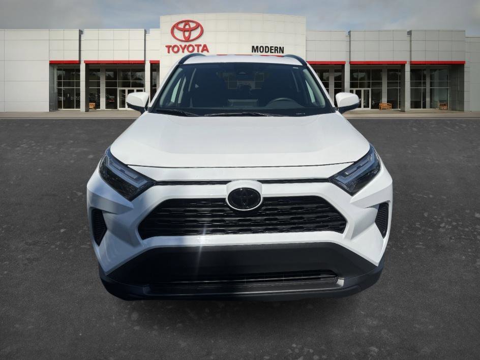 Used 2025 Ice Toyota XLE image 2