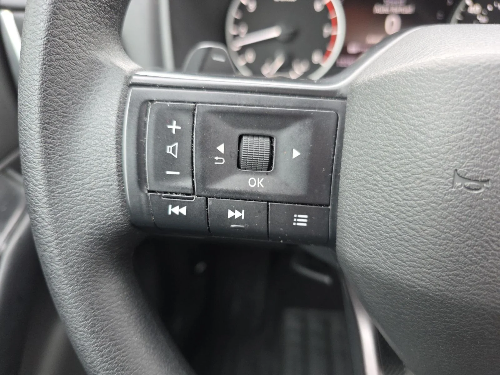 Used 2025 White Nissan S image 37