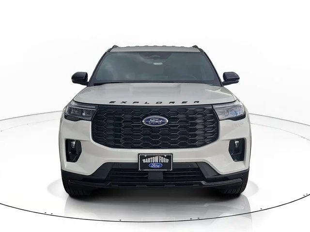 New 2026 White Metallic Ford ST-Line image 2