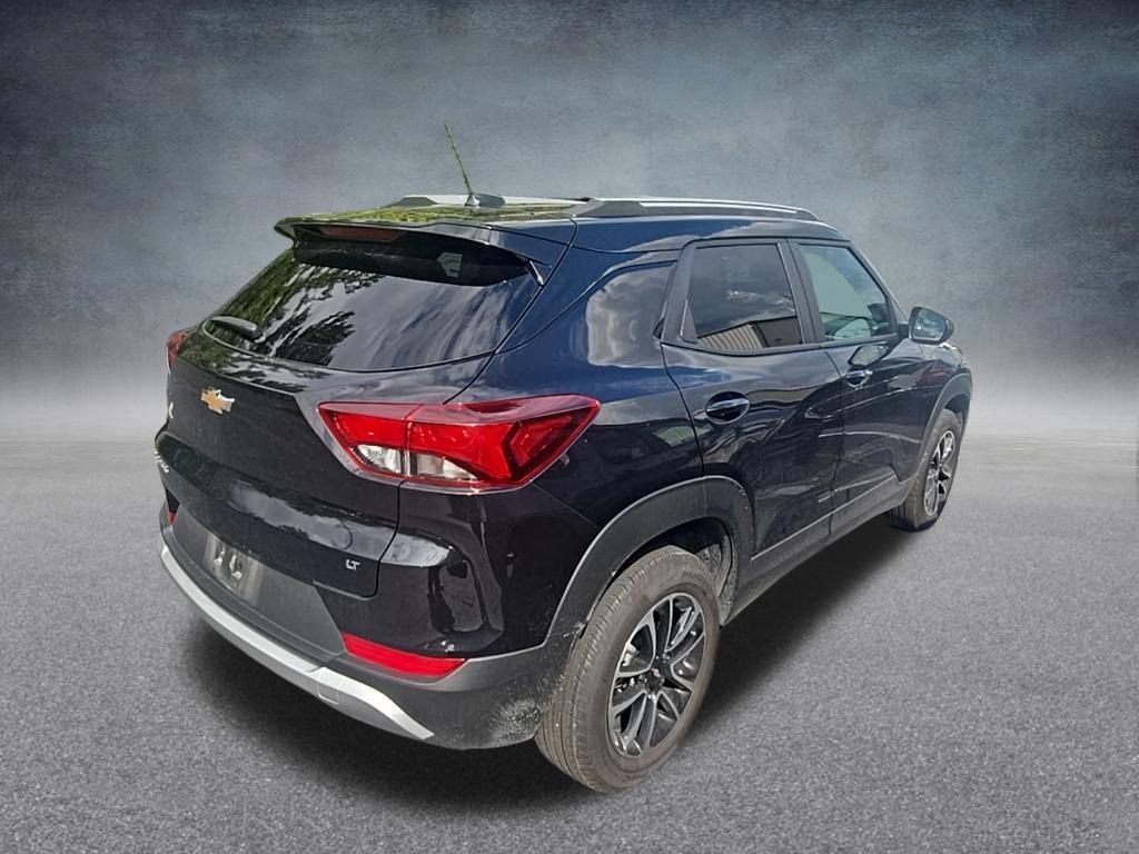 Used 2025 Black Metallic Chevrolet LT image 8