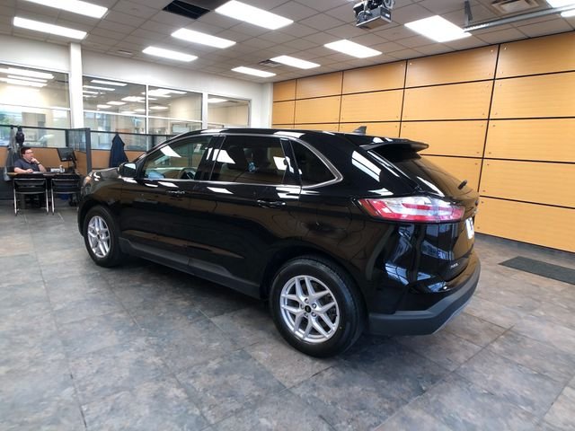 Certified Used 2024 Black Metallic Ford SEL image 5