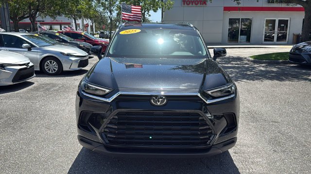 Used 2025 Midnight Black Metallic Toyota XLE image 2