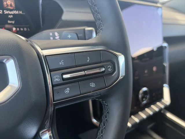New 2026 White GMC Elevation image 22