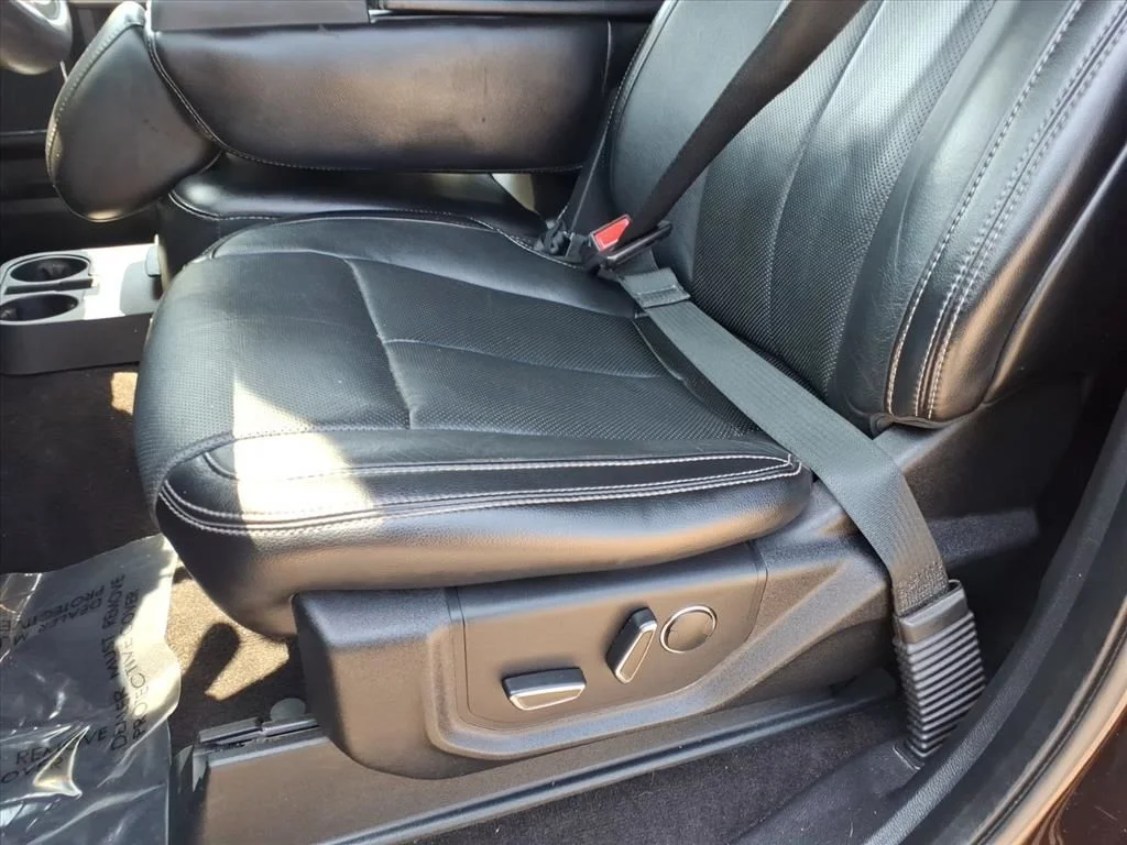 Used 2018 Red Ford Lariat image 18