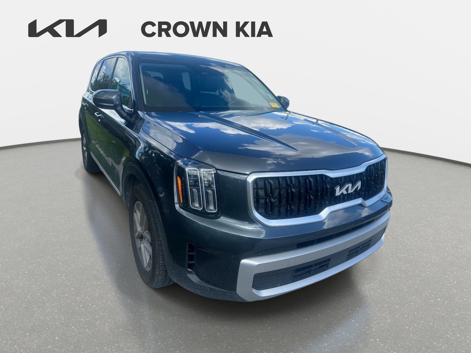 Used 2023 Gravity Gray Kia LX image 4