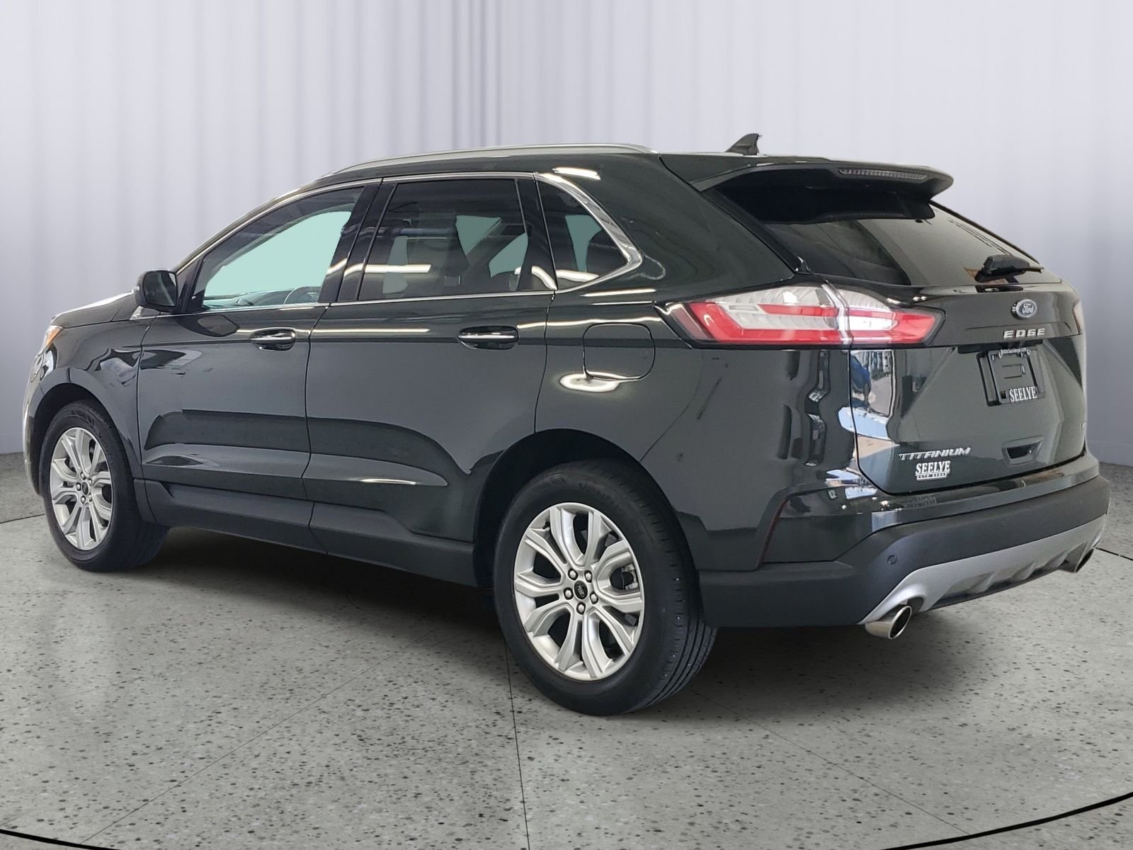 Used 2024 Green Ford Titanium image 3
