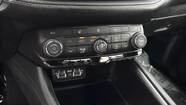 Used 2023 Black Dodge SXT image 30
