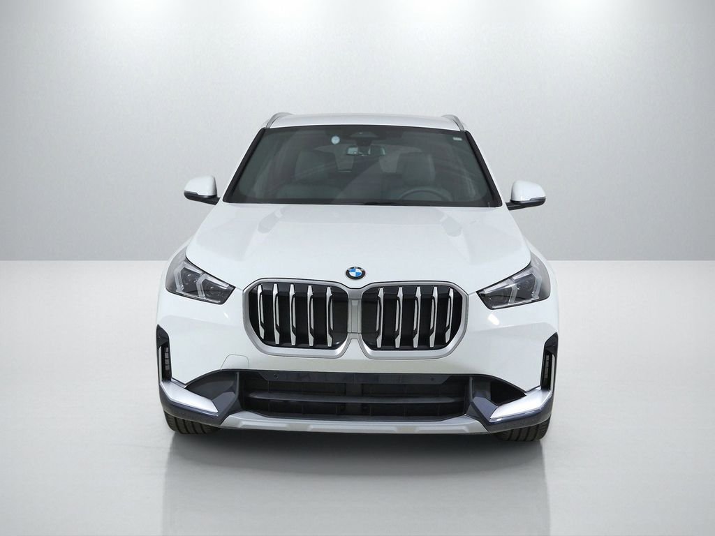 Used 2026 Alpine White BMW xDrive28i image 3