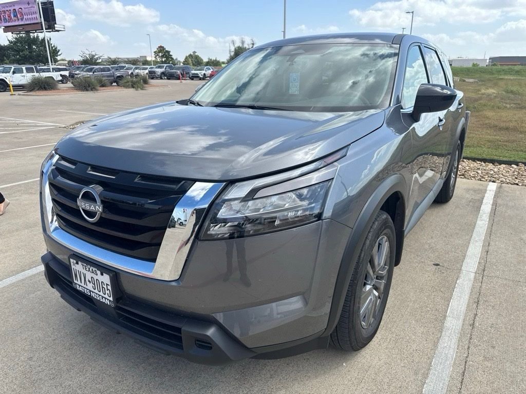 Used 2025 Gray Nissan S image 18