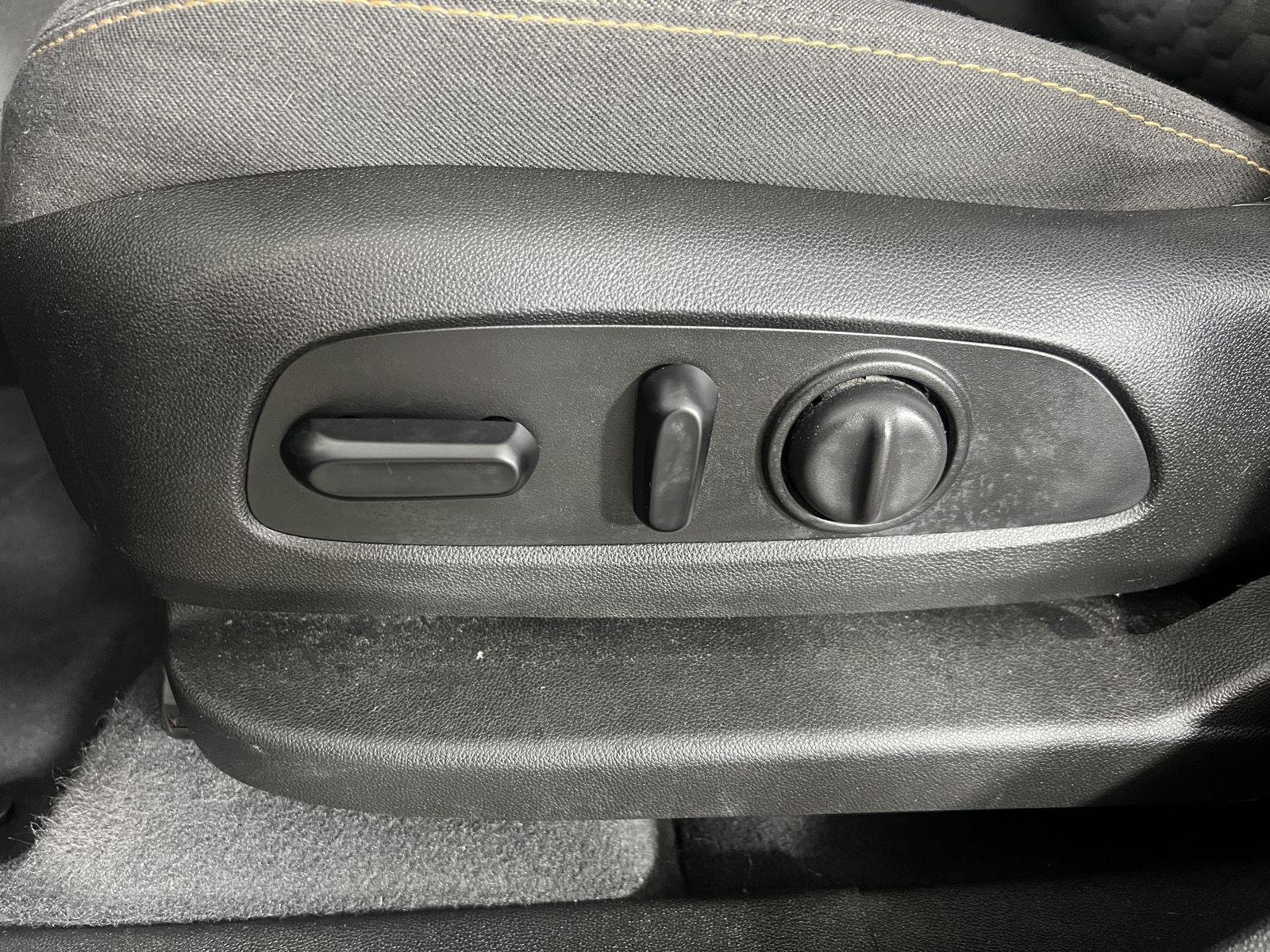 Used 2019 NIGHTFALL GRAY METALLIC Chevrolet LT image 33