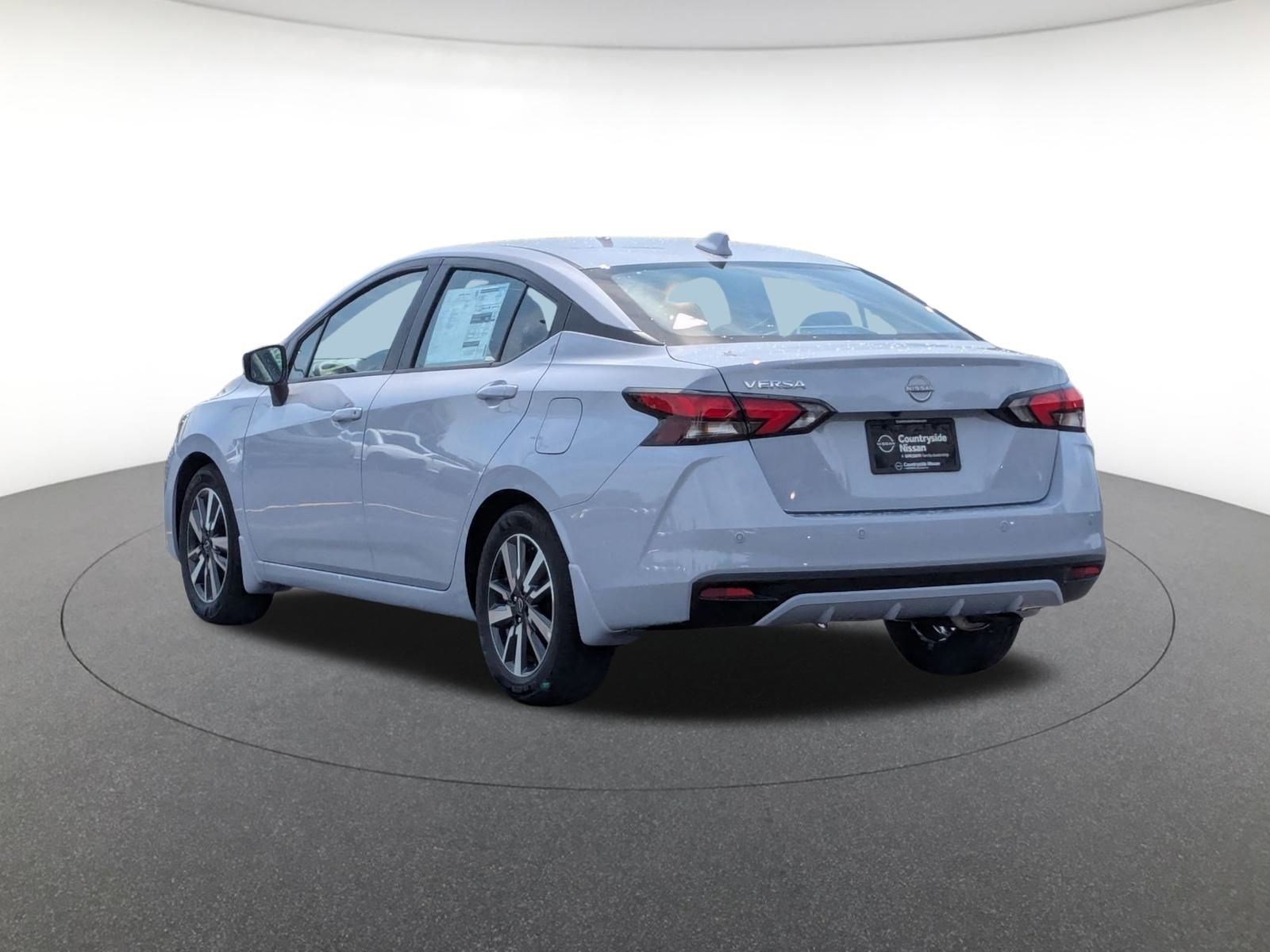 2025 Nissan Versa Sedan SV - Photo 8