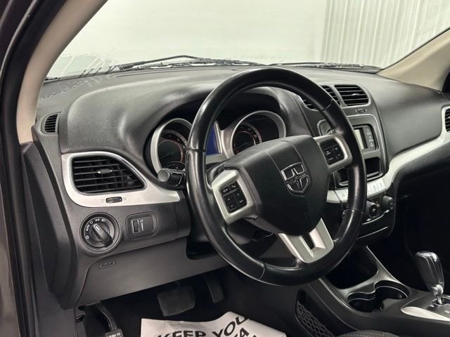 Used 2018 Gray Dodge SE image 15