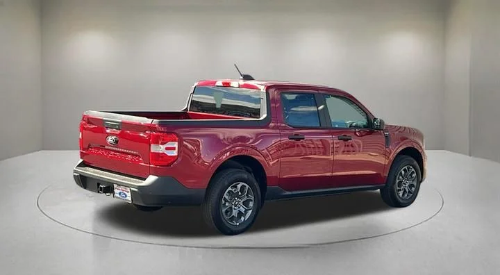 New 2026 Ruby Red Metallic Tinted Clearcoat Ford XLT image 4