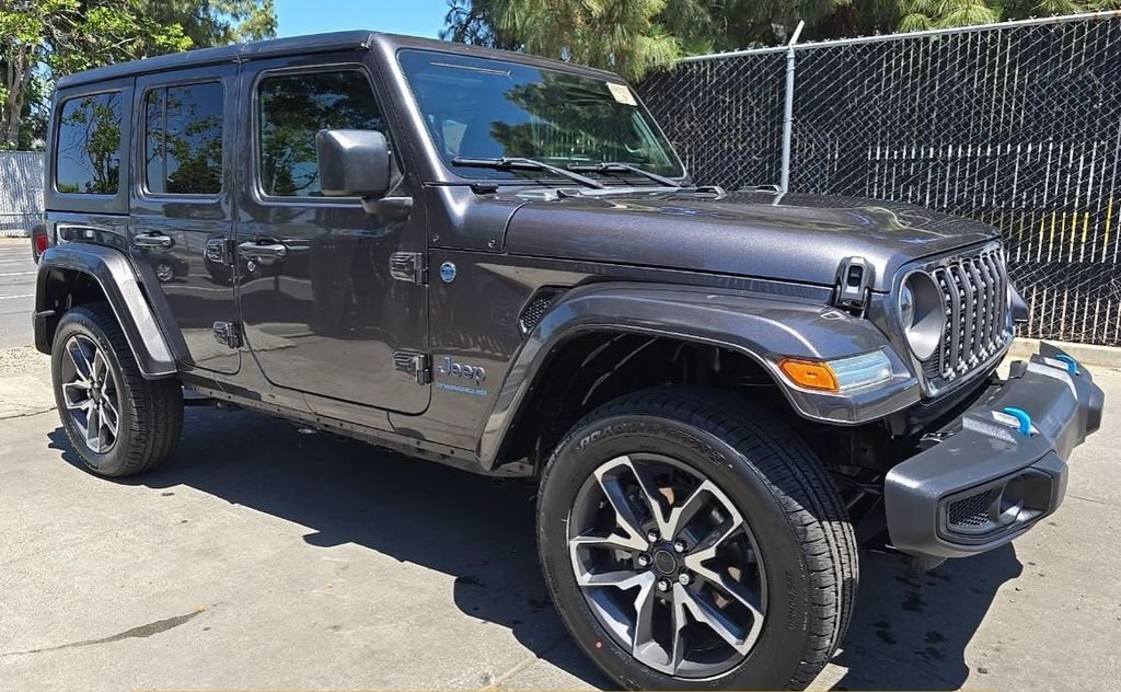 Used 2024 Gray Jeep Sport S 4xe image 3