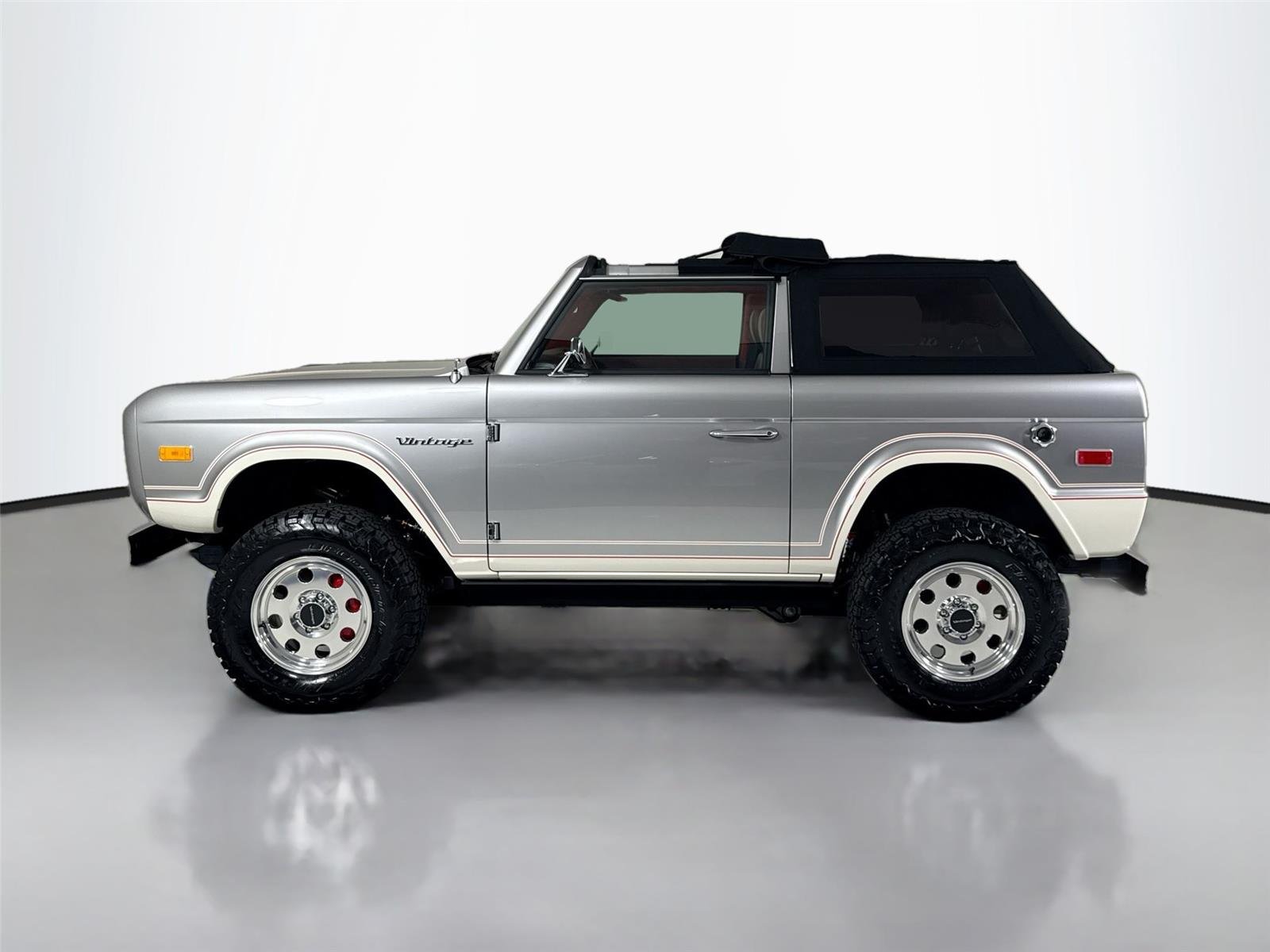 Used 2025 GT Silver Vintage Modern Twin-Turbo w/ Full Bespoke Interior image 51