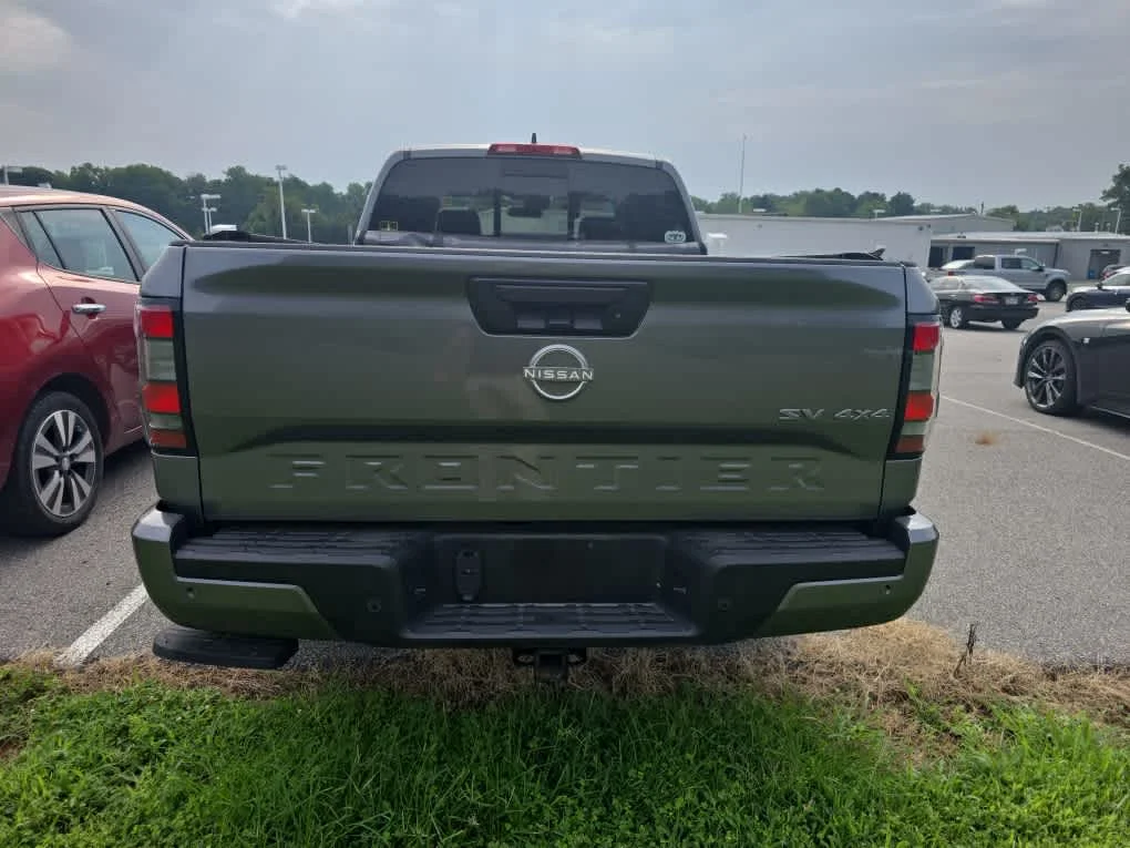 Used 2024 Gun Metallic Nissan SV image 5