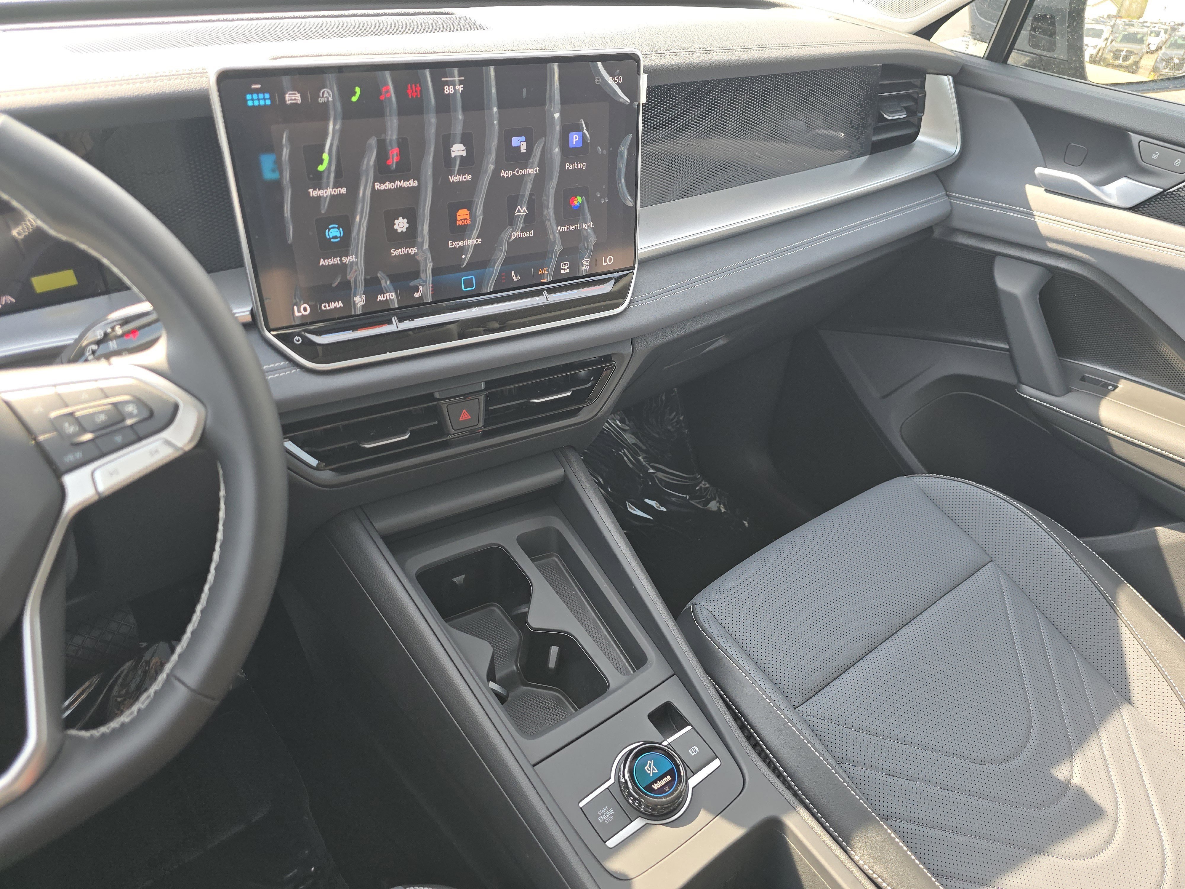 New 2026 Platinum Gray Metallic Volkswagen SE image 23