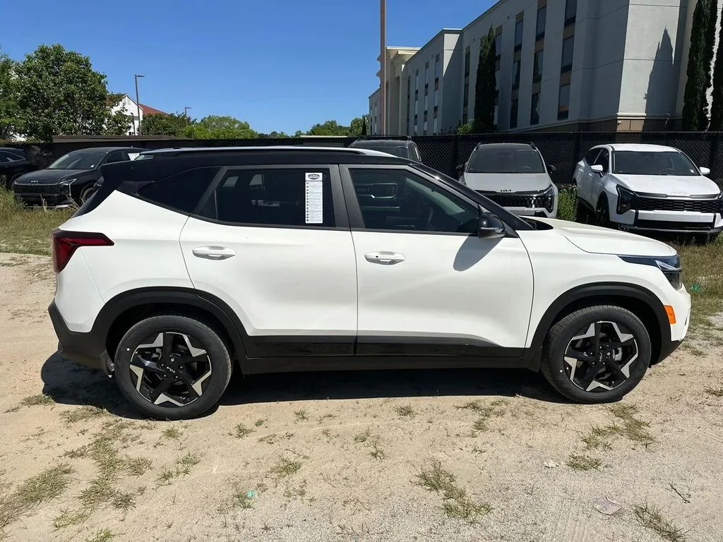 New 2026 White Kia LX image 8