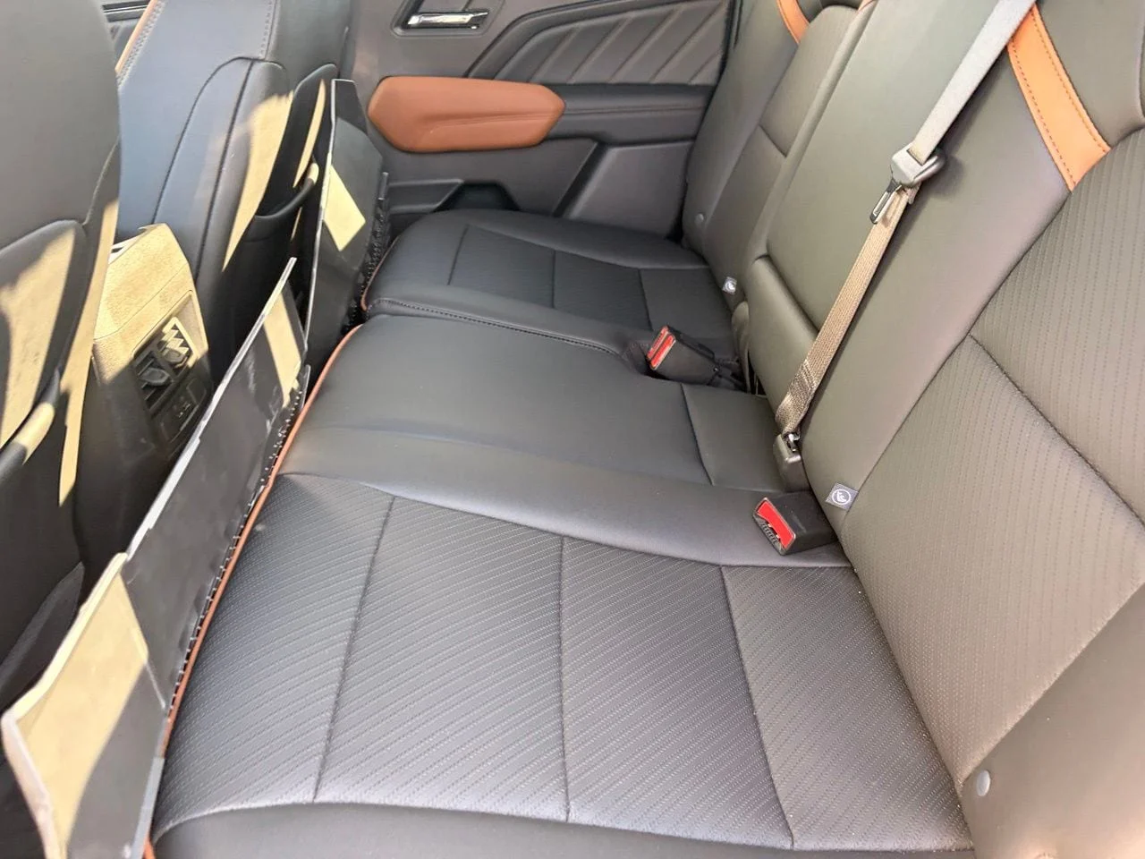 Used 2025 Summit White GMC AT4 image 17