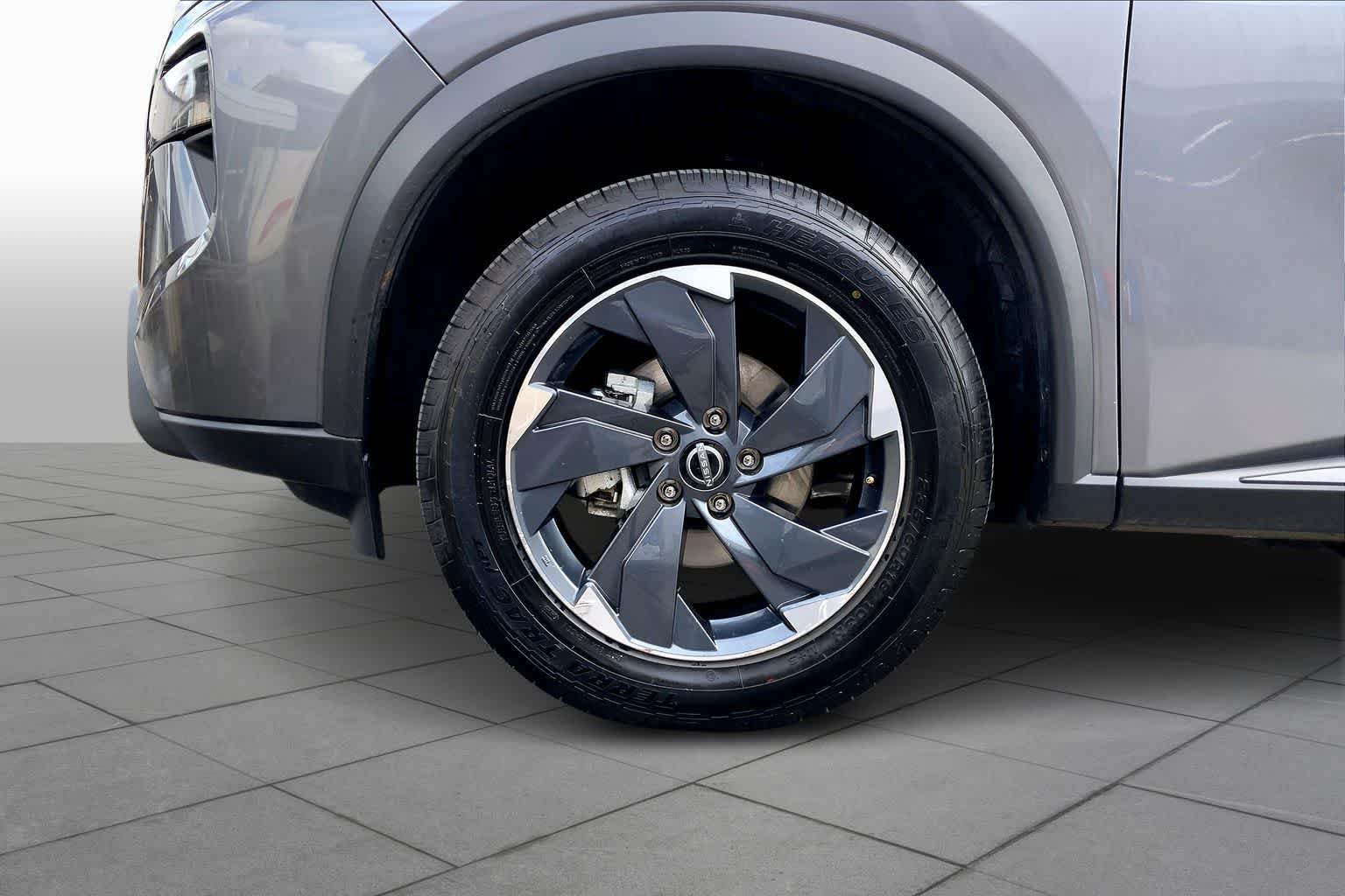 Used 2025 Gun Metallic Nissan SV image 11