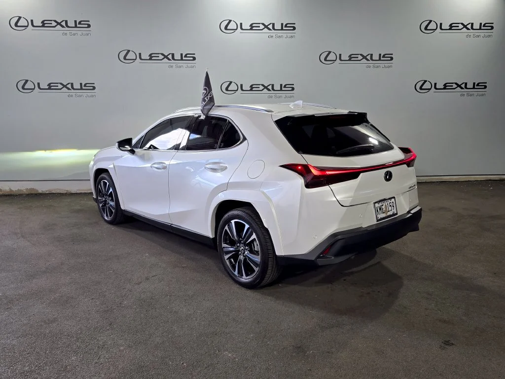 Used 2025 White Lexus 300h Premium image 8