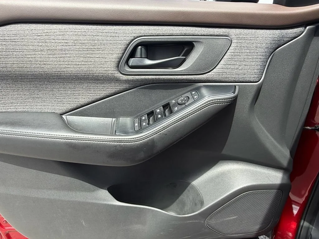 Used 2021 Red Nissan S Intelligent AWD image 31