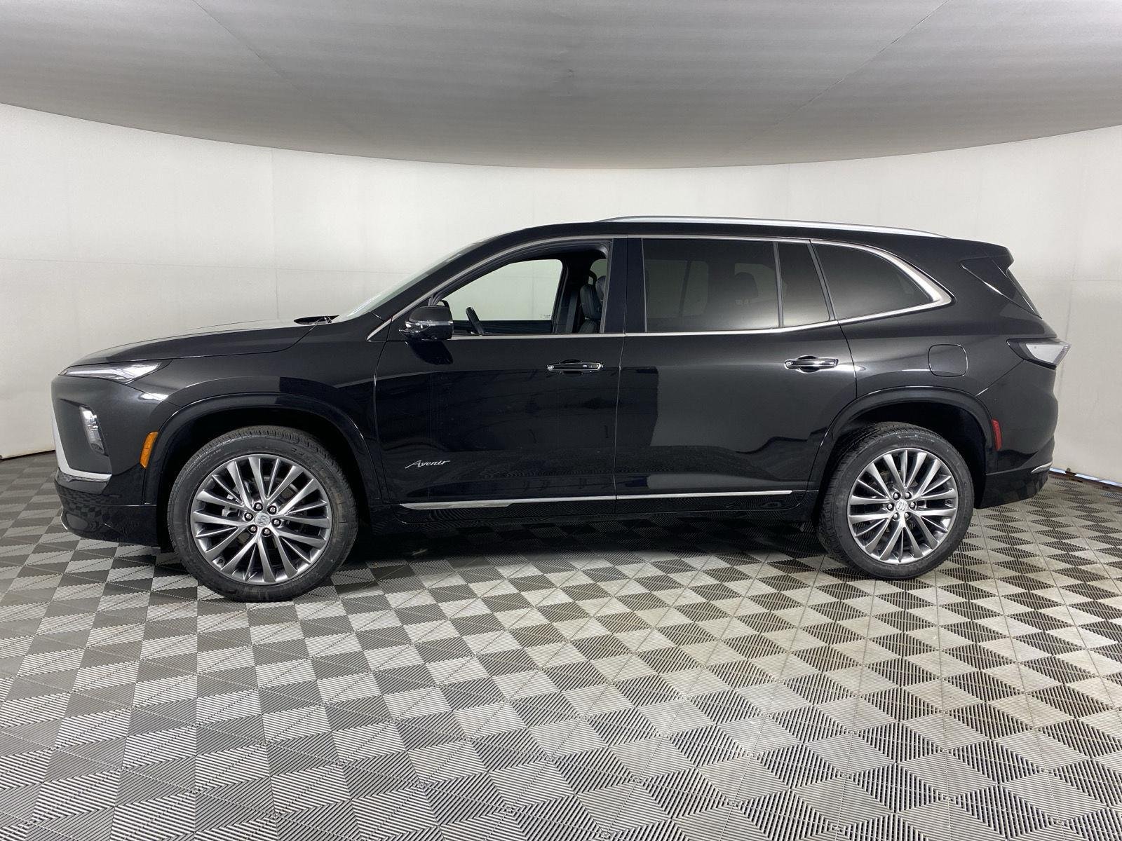 Used 2025 Ebony Twilight Metallic Buick Avenir image 6