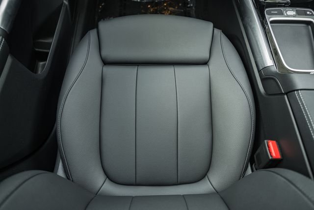 New 2026 Polar White Mercedes-Benz GLA 250 image 32