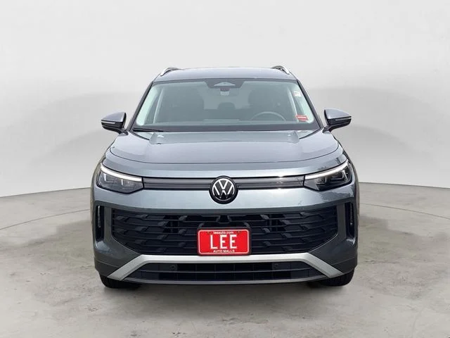 Used 2026 Platinum Gray Metallic Volkswagen 2.0T SE image 8