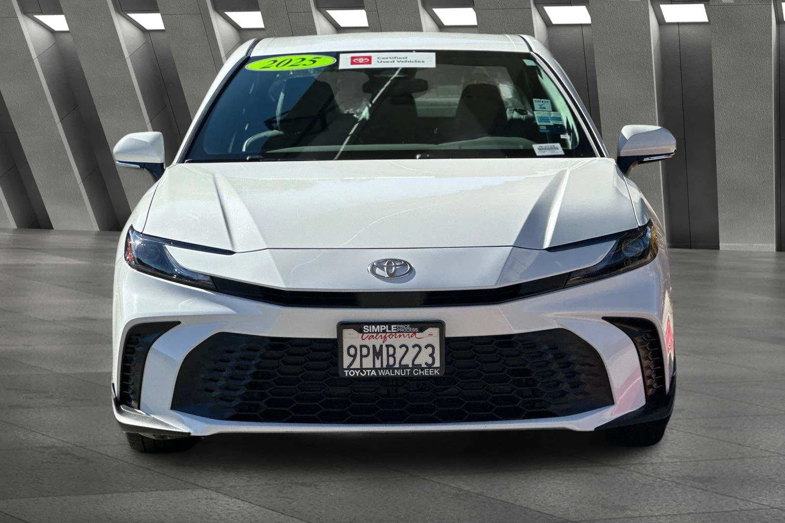 2025 Toyota Camry SE - Photo 15