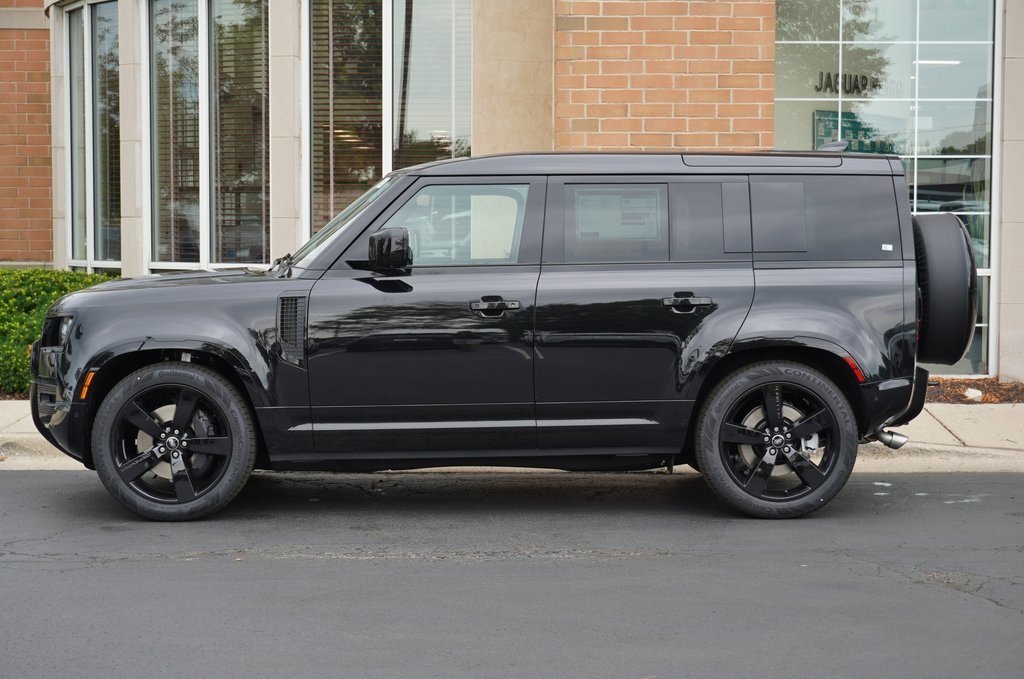 2025 LAND ROVER DEFENDER - Image 1