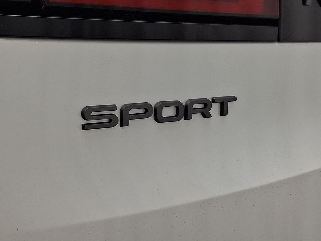 New 2026 Ostuni Pearl White Land Rover SE image 23