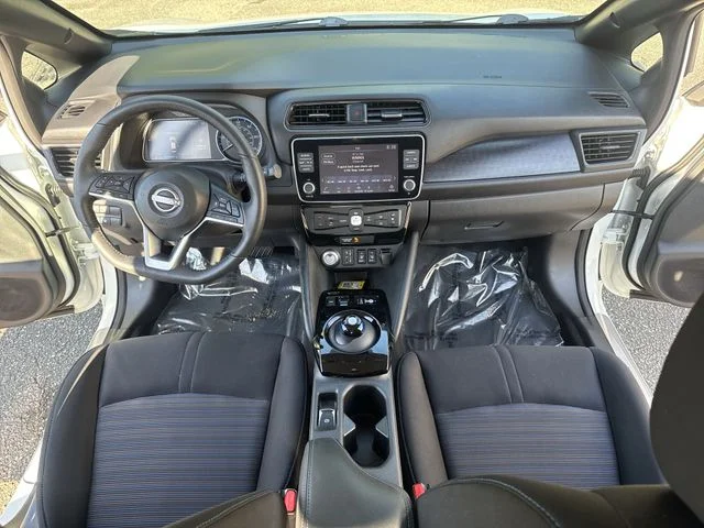 Used 2024 White Nissan SV Plus image 9