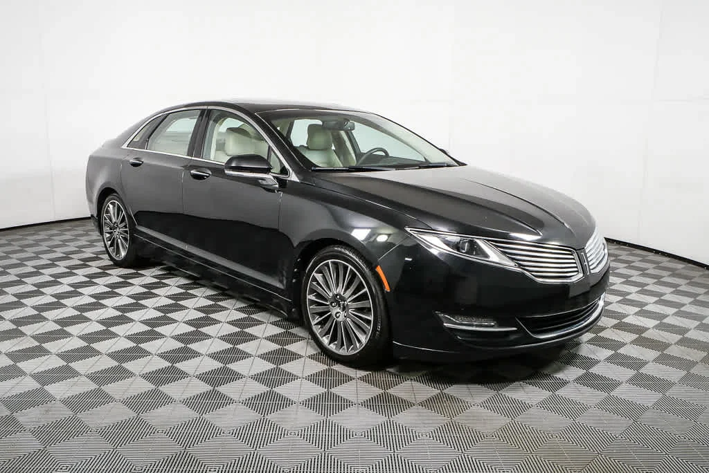 2013 Lincoln MKZ Front Wheel Drive's photo
