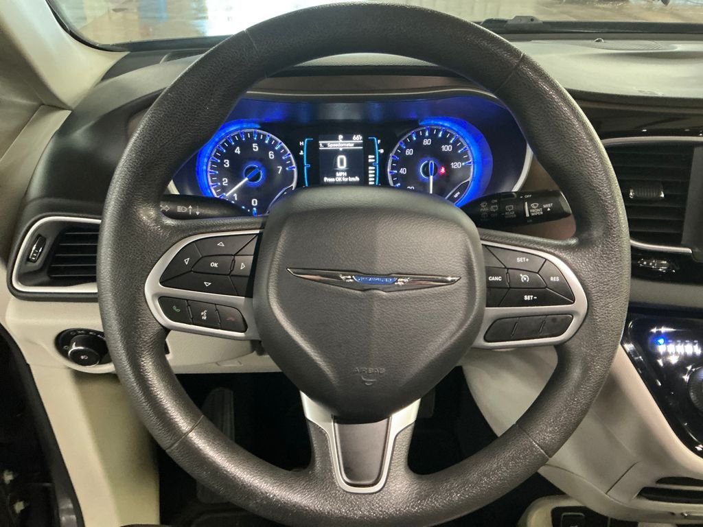 Used 2018 Gray Chrysler Touring Plus image 20
