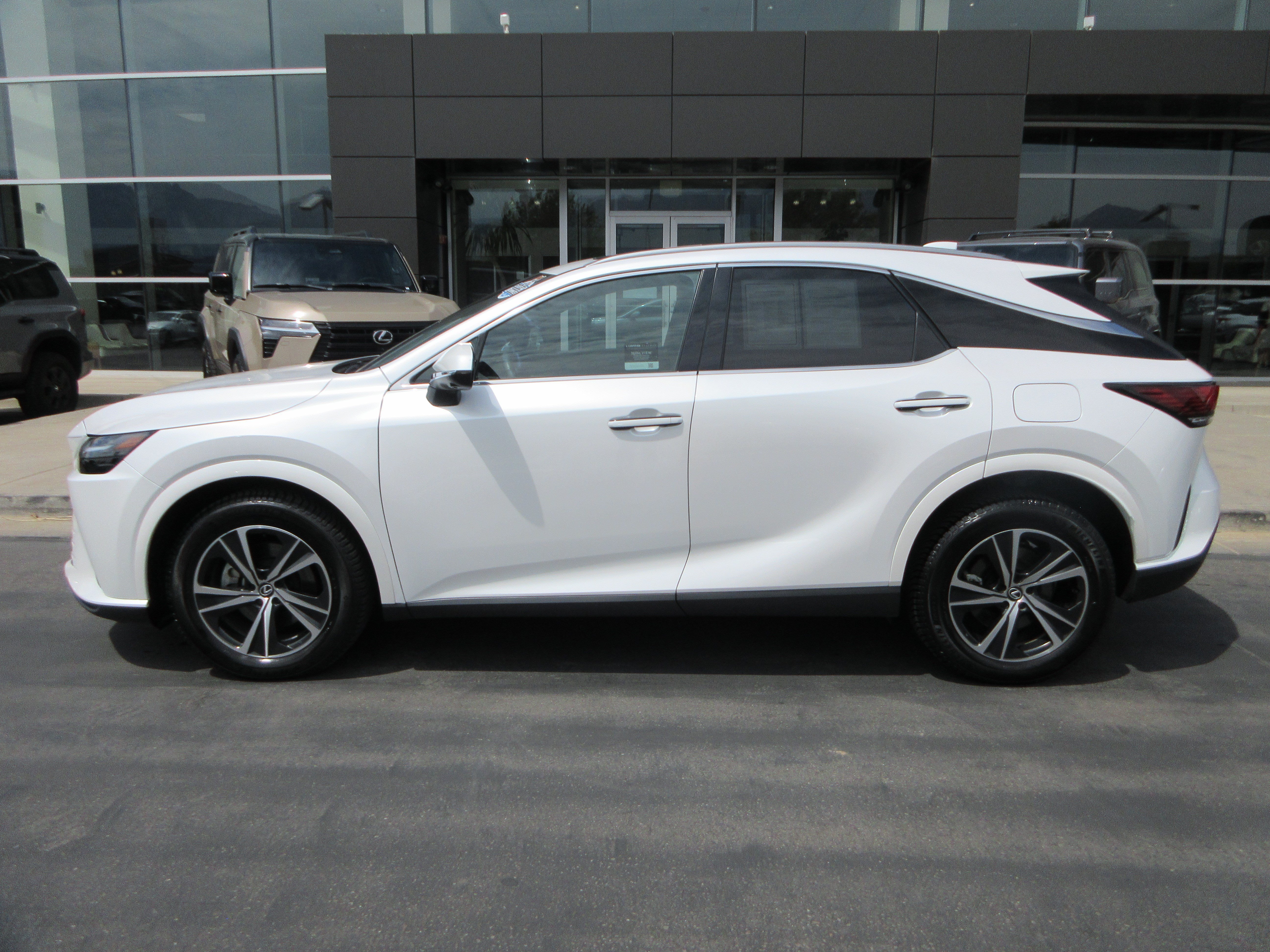 Certified Used 2024 EMINENT WHITE PEARL Lexus 350 Premium image 3
