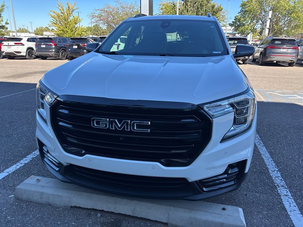 Used 2022 White GMC SLT image 5